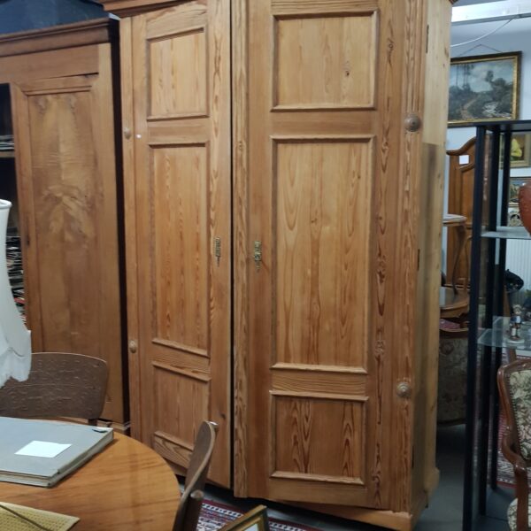 Weichholzschrank 57)
