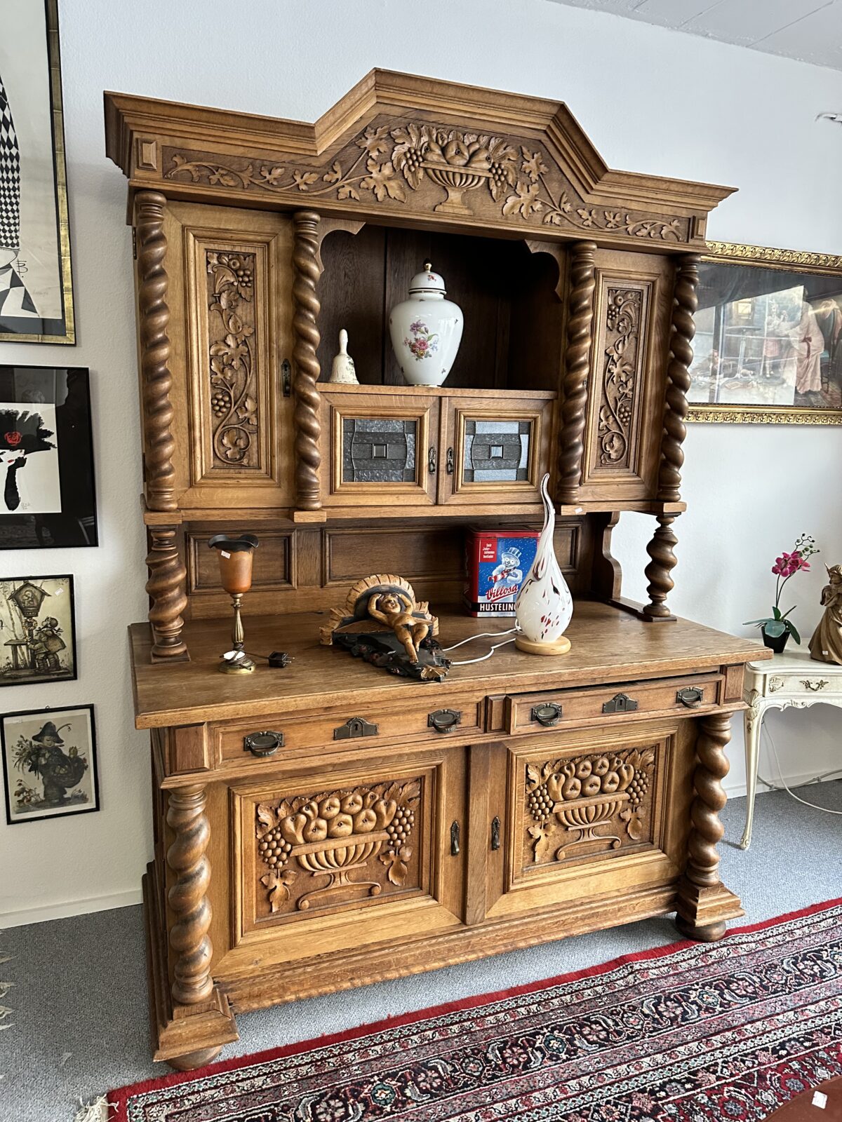 Barockschrank 13)