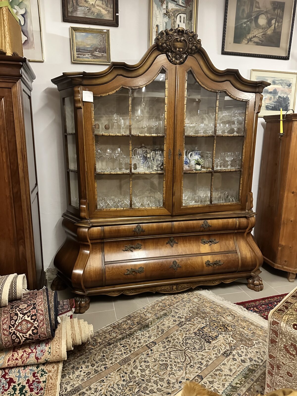 Tatzen Barockschrank 15)