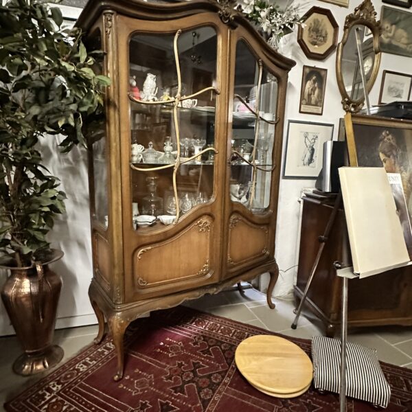 chippendale Vitrine