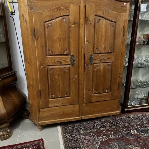 Zwilingschrank 19)