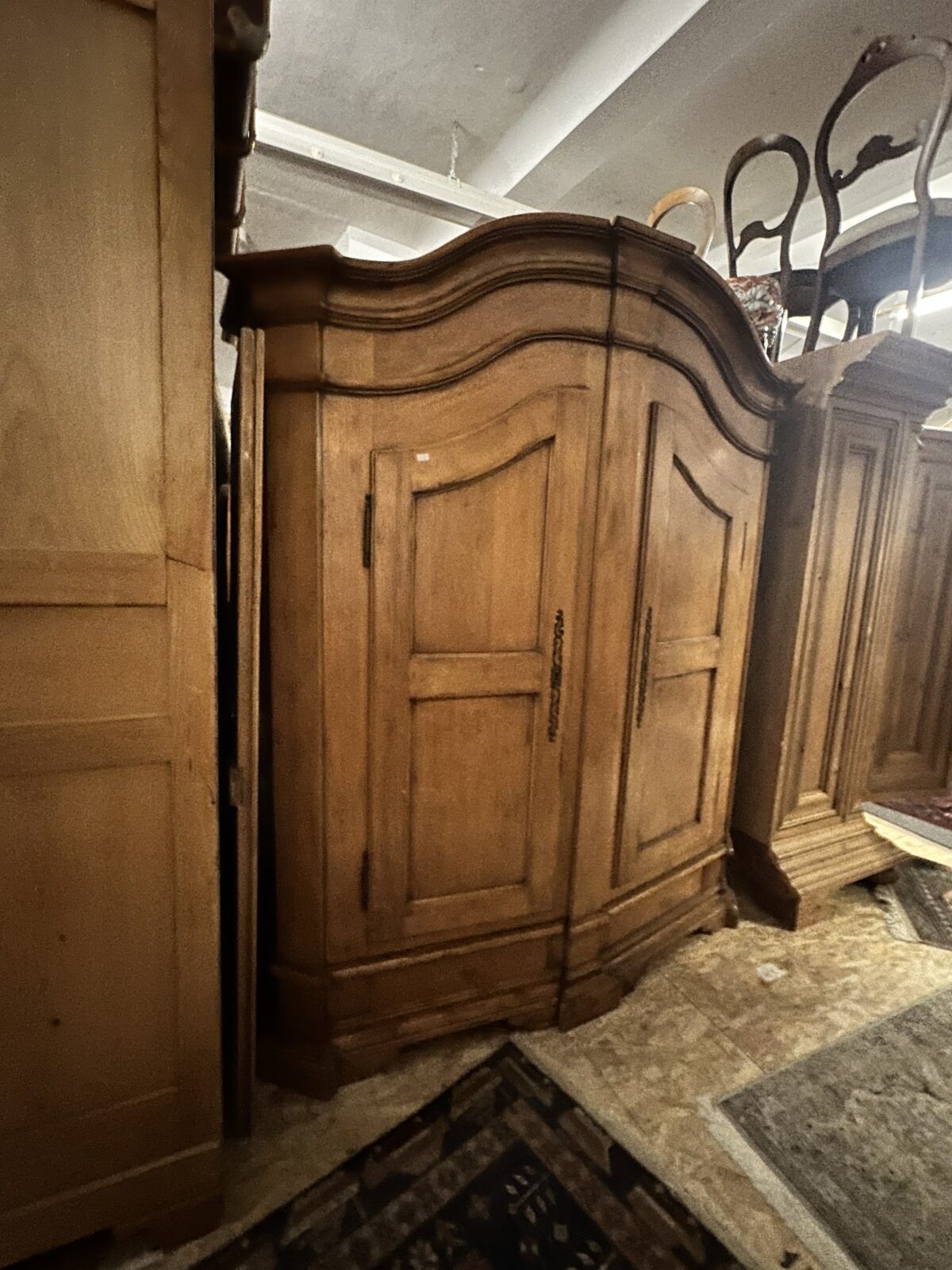 Stilvoller Schrank 18)