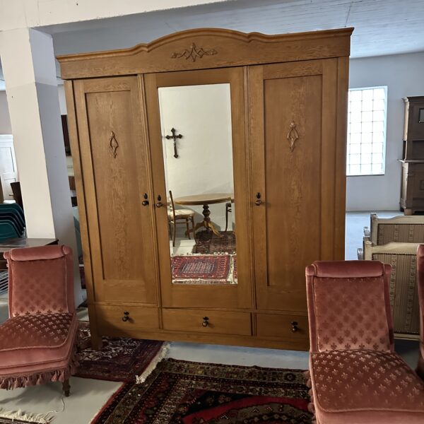 Weichholzschrank 45)