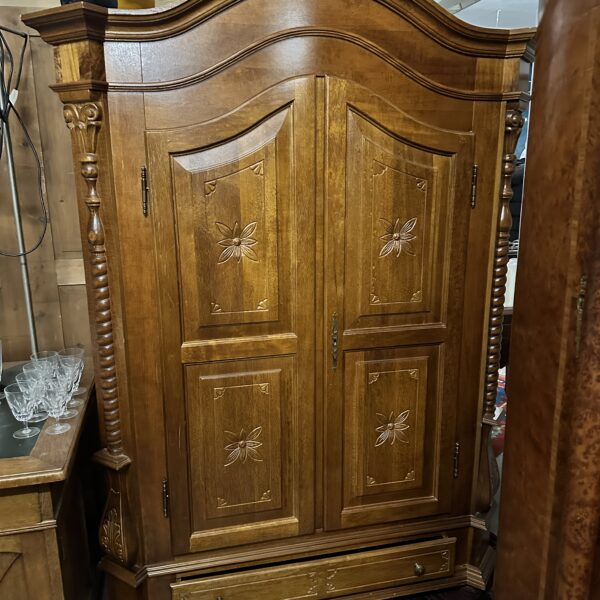 Dielenschrank 41)
