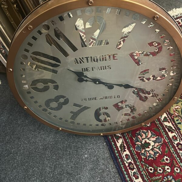 Wanduhr 18)