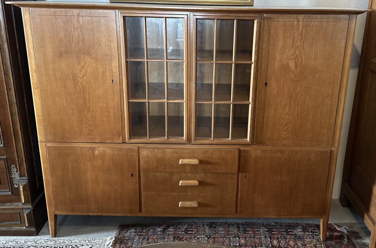 Schrank 64 )