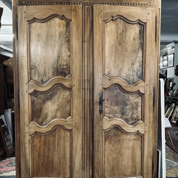 Facetenschrank