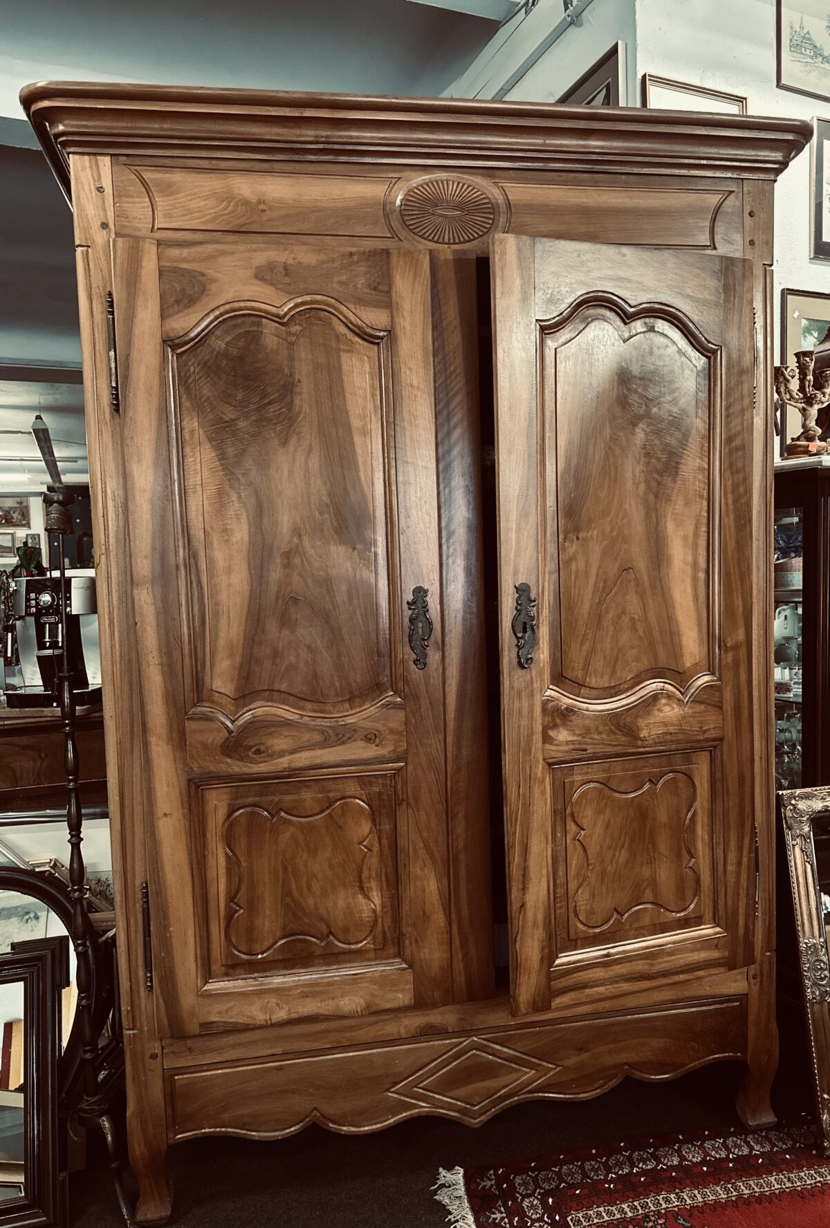 Facetenschrank 2